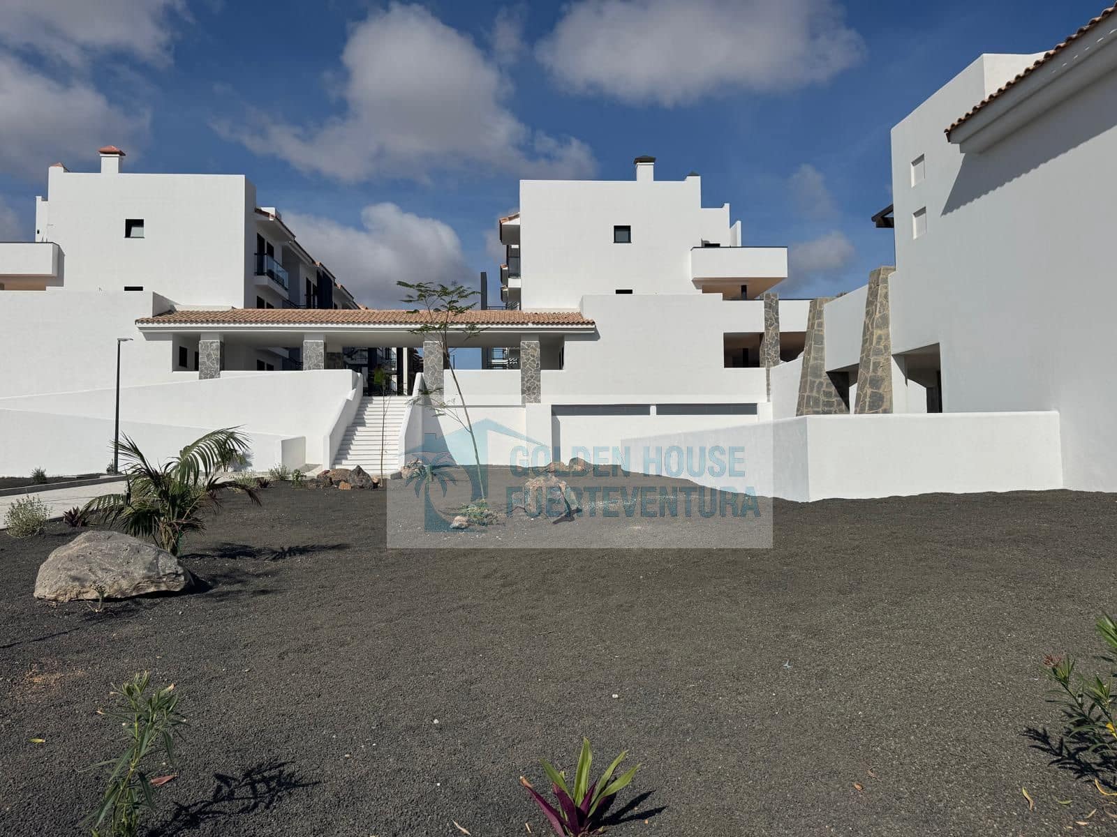 Piso de 2 habitaciones en Corralejo en venta con piscina garaje - 245.000 € (Ref: 9468146)