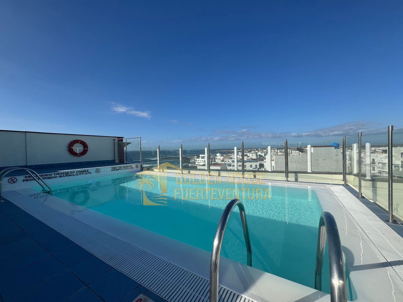 2 bedroom Apartment for sale in El Cotillo with pool garage - € 320,000 (Ref: 9496883)