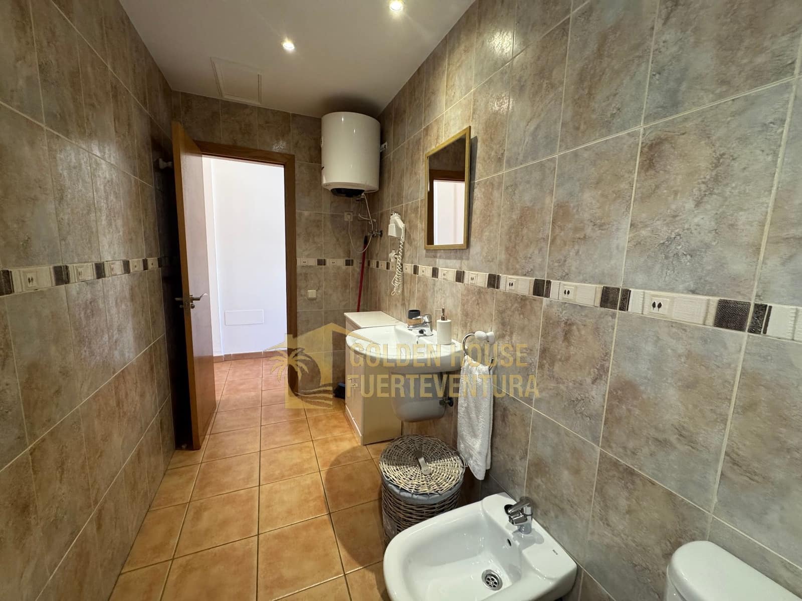 2 bedroom Apartment for sale in El Cotillo with pool garage - € 320,000 (Ref: 9496883)