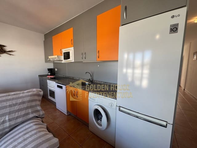 2 makuuhuone Huoneisto myytävänä paikassa El Cotillo, La Oliva mukana uima-altaan 
autotalli - 320 000 € (Ref: 9496883)