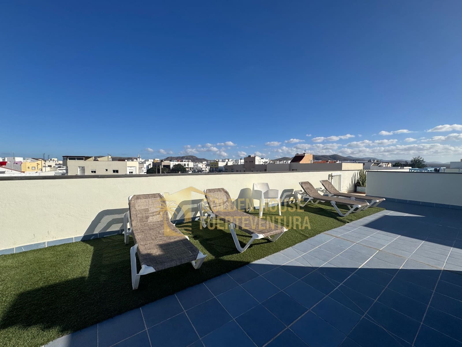 2 bedroom Apartment for sale in El Cotillo with pool garage - € 320,000 (Ref: 9496883)