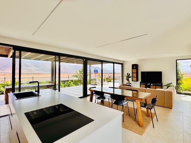 3 soverom Villa til salgs i La Oliva - € 675 000 (Ref: 9533222)