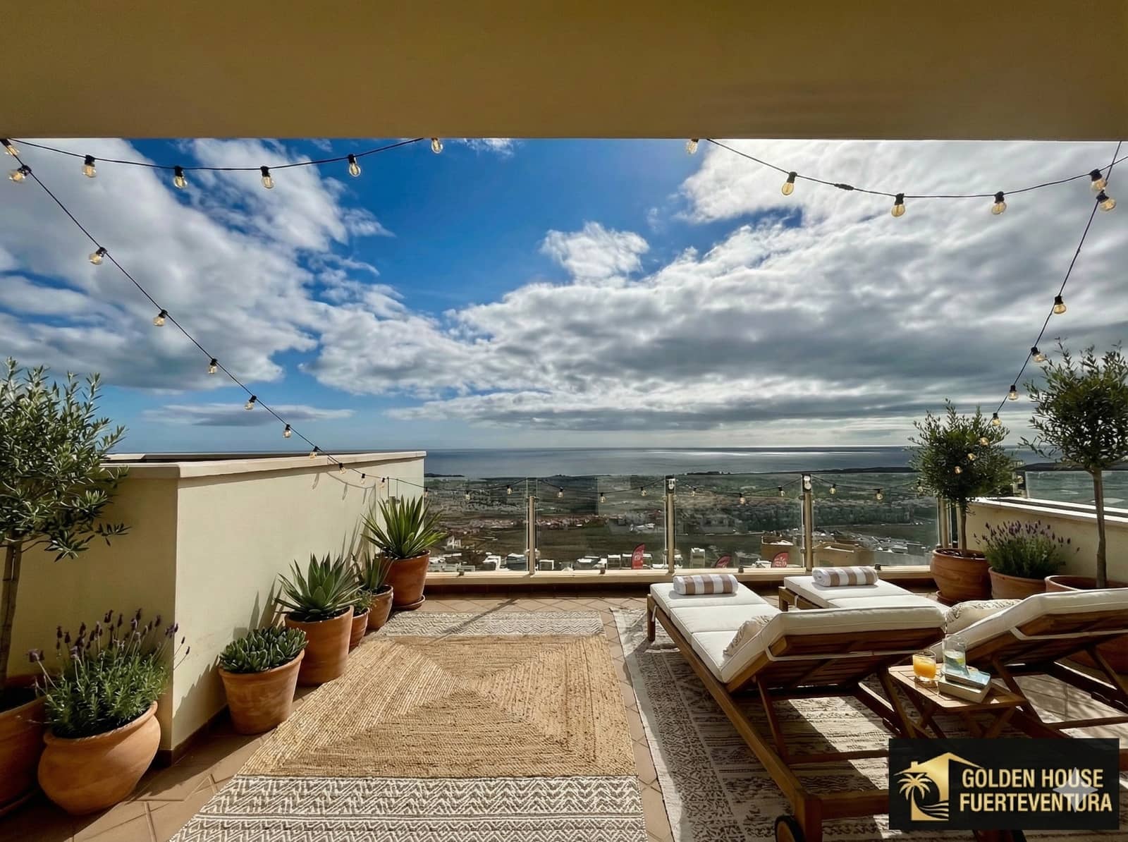 2 bedroom Penthouse for sale in Caleta de Fuste with pool garage - € 330,000 (Ref: 9550843)