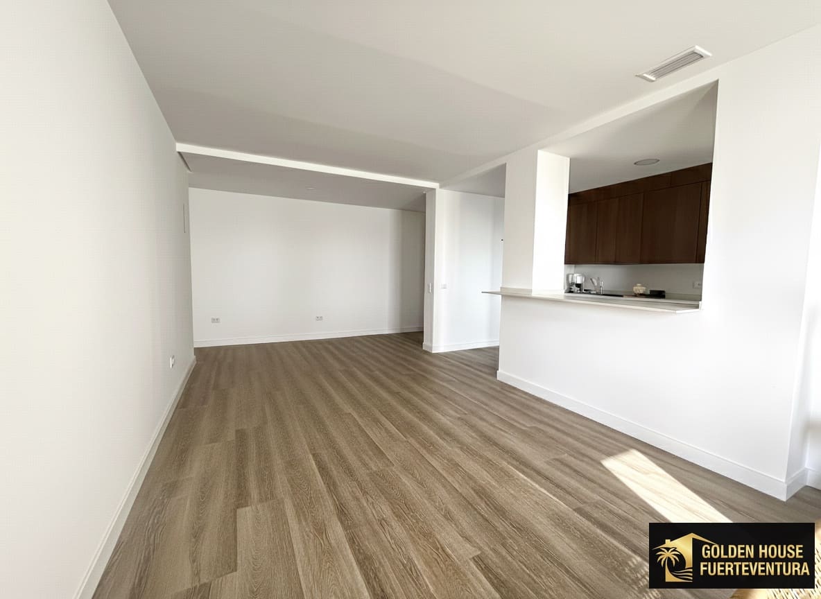 2 soverom Leilighet til salgs i Caleta de Fuste med svømmebasseng garasje - € 315 000 (Ref: 9564355)