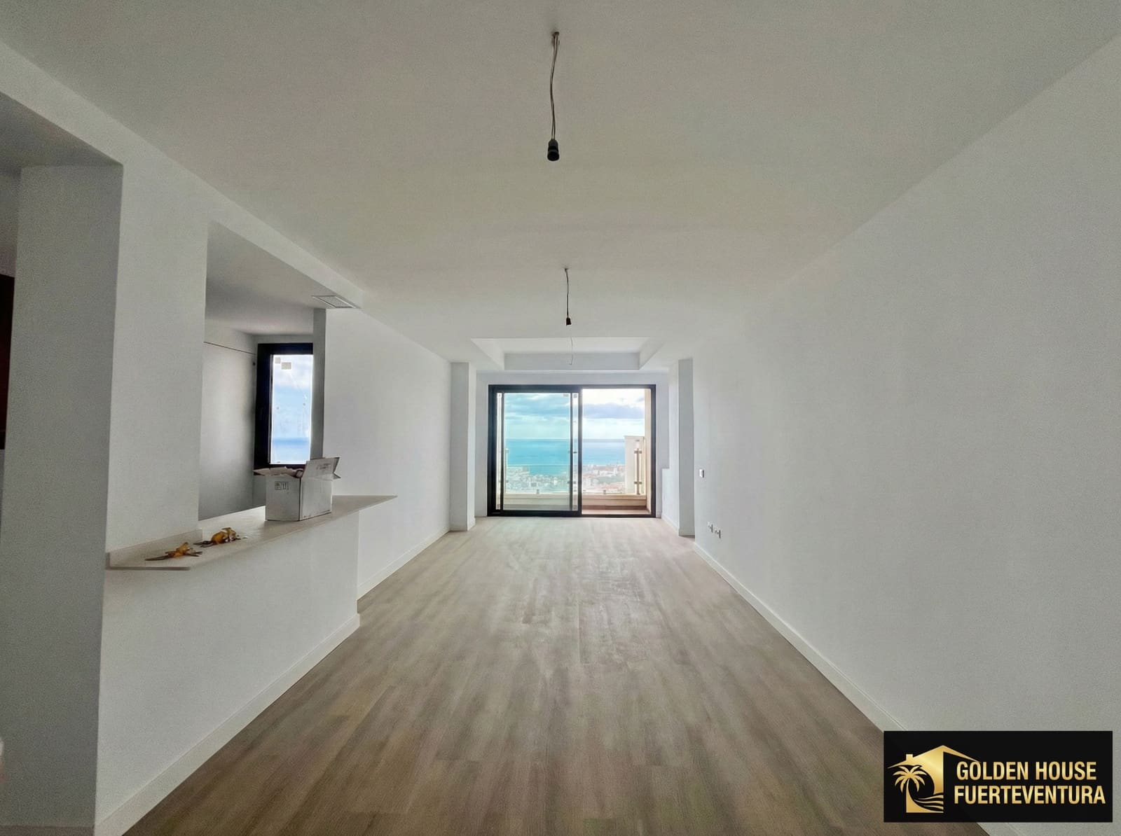 2 soverom Leilighet til salgs i Caleta de Fuste med svømmebasseng garasje - € 315 000 (Ref: 9564355)