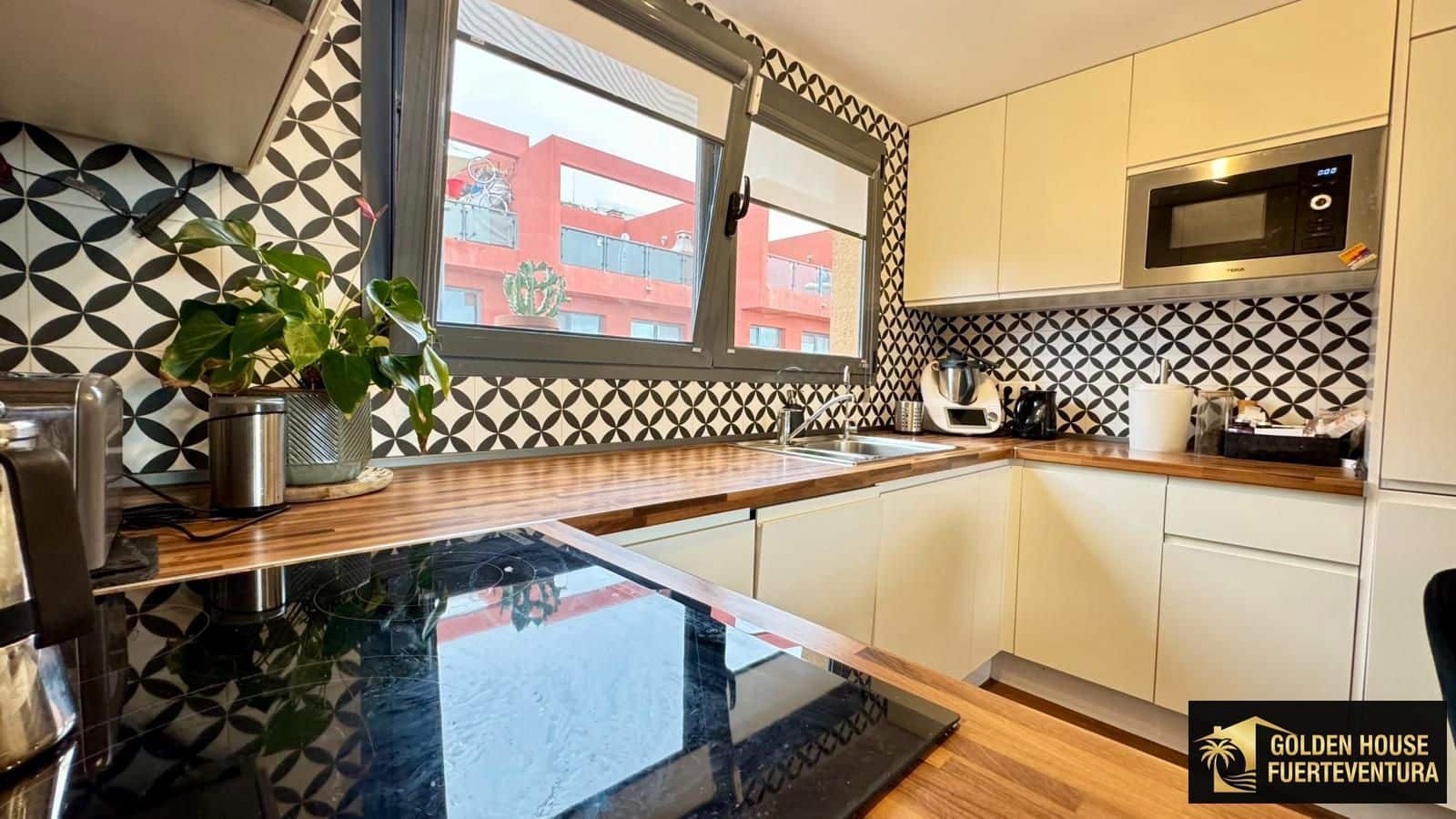 3 bedroom Townhouse for sale in Caleta de Fuste with pool garage - € 300,000 (Ref: 9598722)