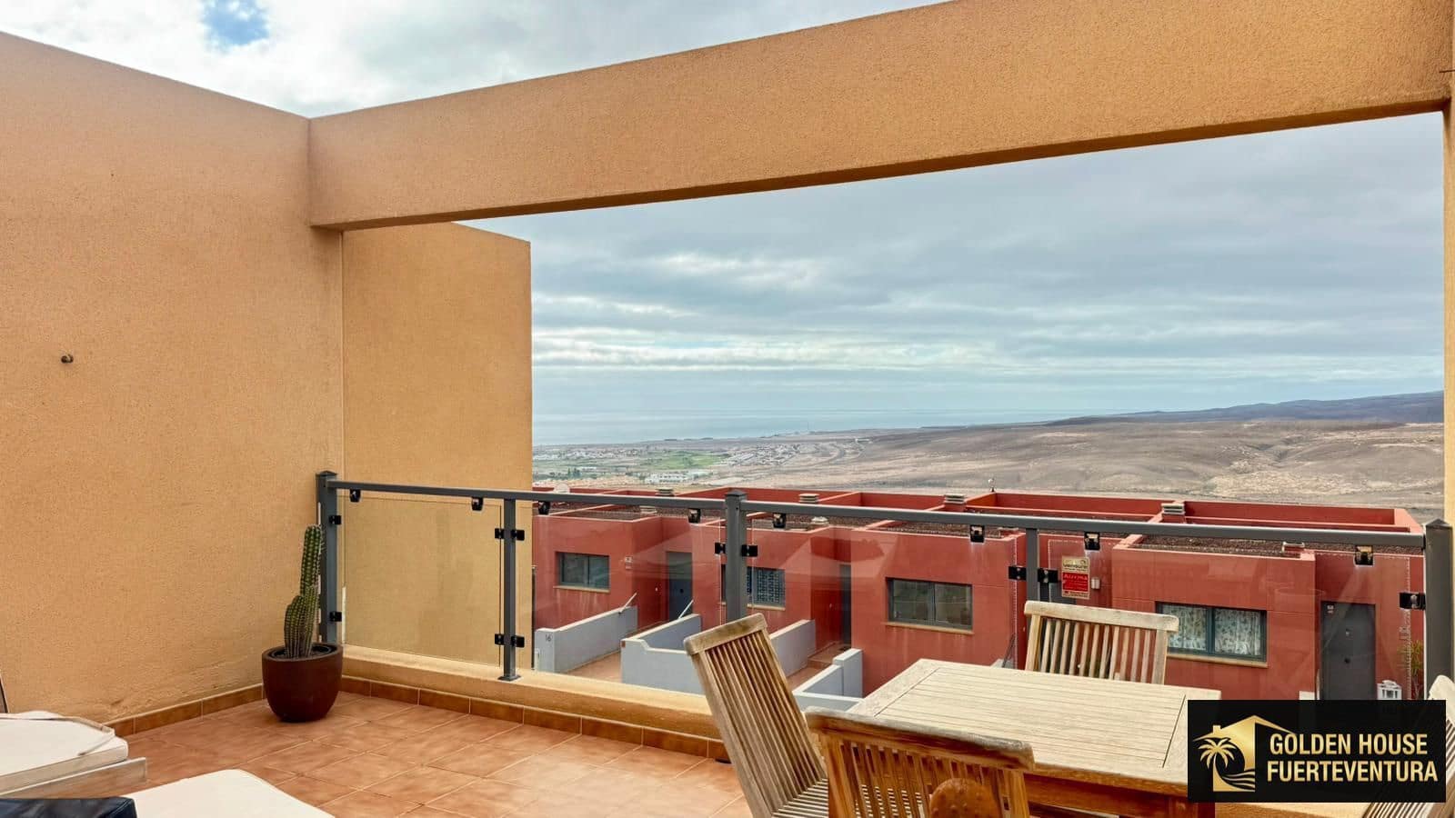 3 bedroom Townhouse for sale in Caleta de Fuste with pool garage - € 300,000 (Ref: 9598722)