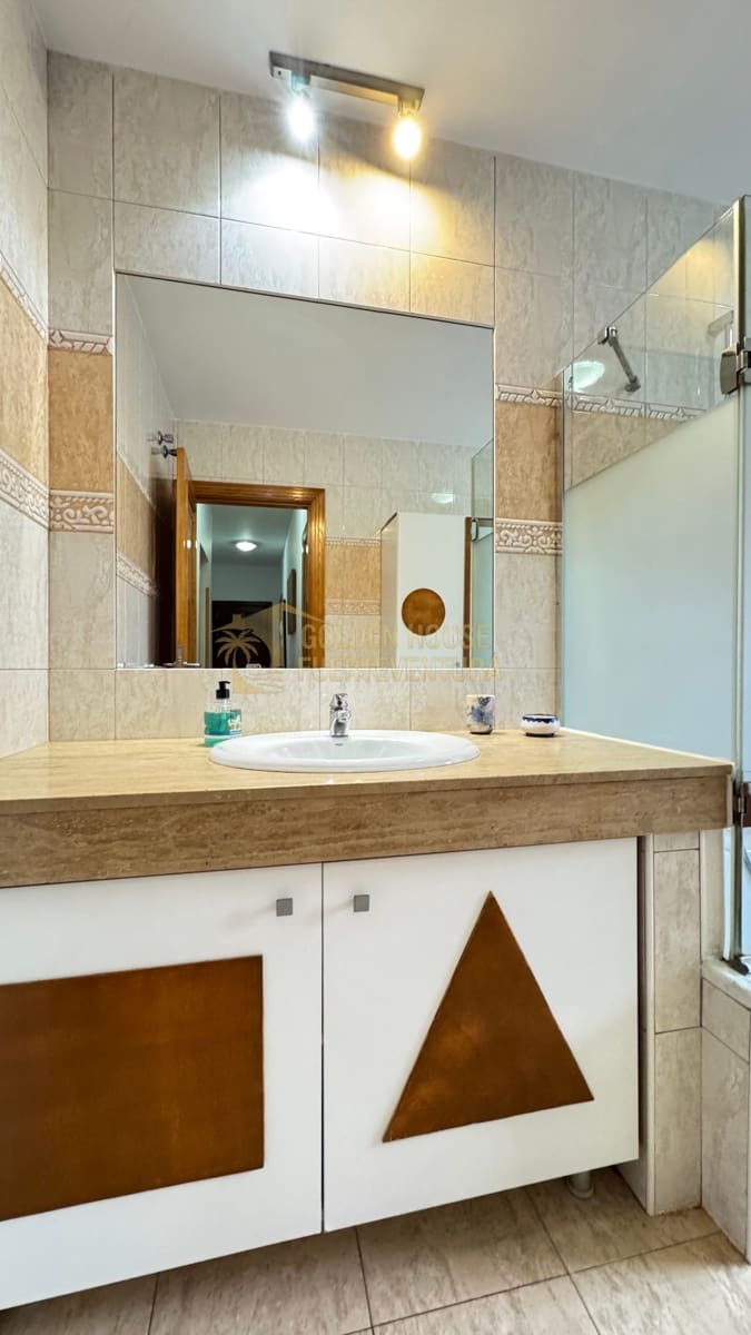 2 Zimmer Apartment zu verkaufen in Caleta de Fuste mit Pool Garage - 285.000 € (Ref: 9655689)