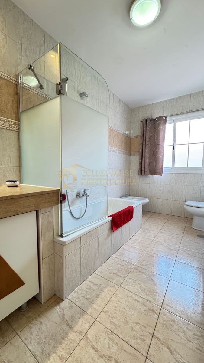 2 Zimmer Apartment zu verkaufen in Caleta de Fuste mit Pool Garage - 285.000 € (Ref: 9655689)