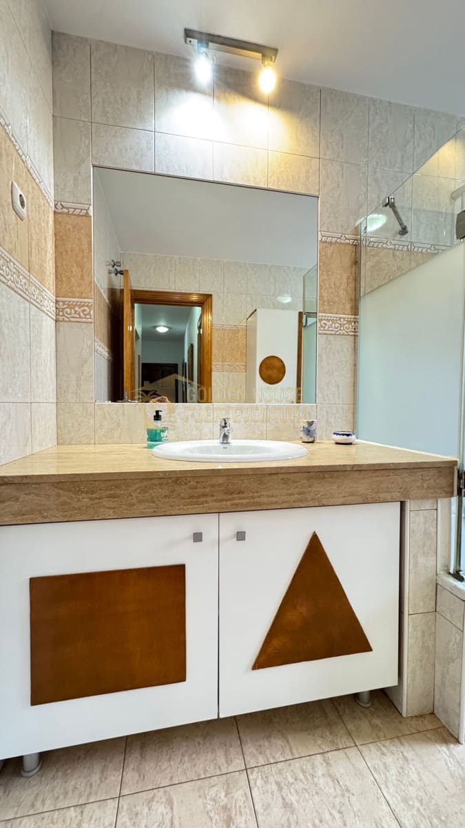 2 Zimmer Apartment zu verkaufen in Caleta de Fuste mit Pool Garage - 285.000 € (Ref: 9655689)