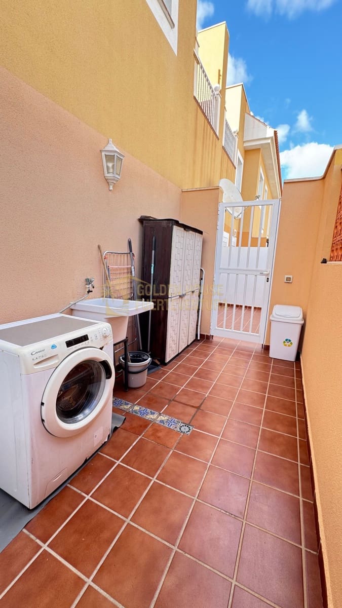 2 Zimmer Apartment zu verkaufen in Caleta de Fuste mit Pool Garage - 285.000 € (Ref: 9655689)