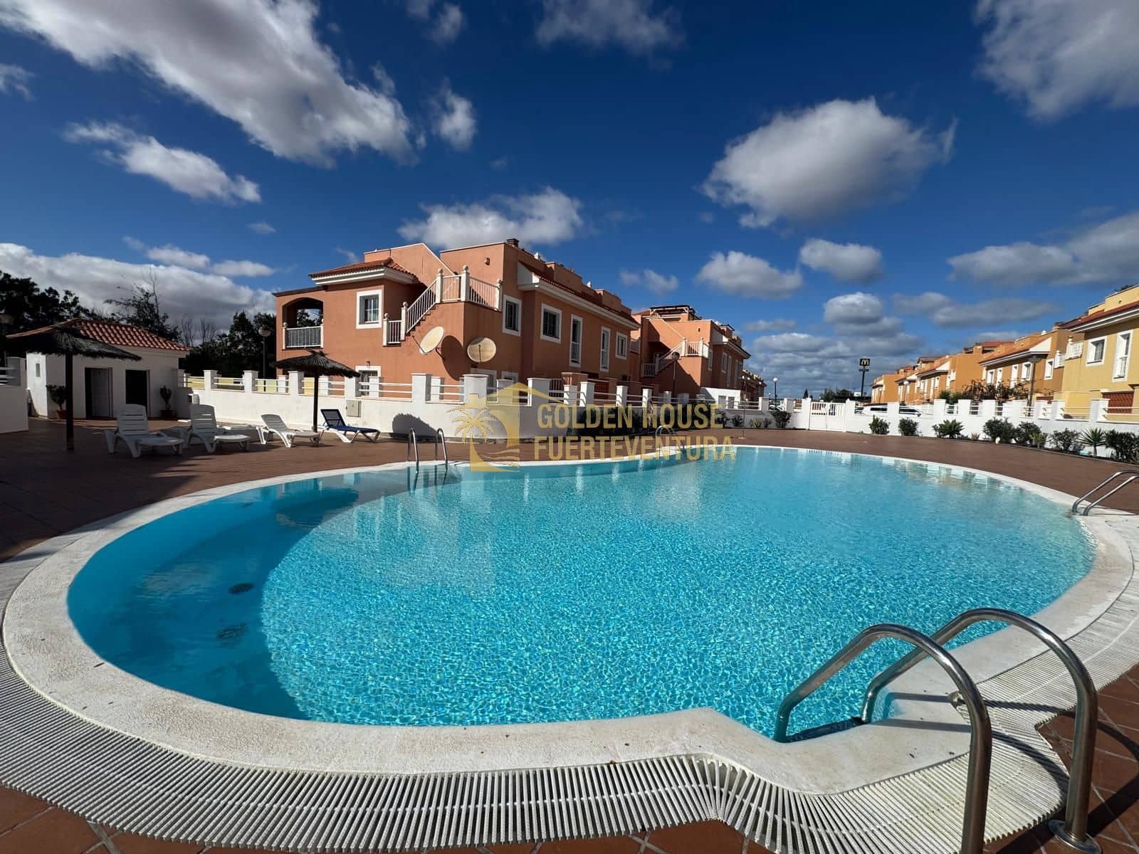2 Zimmer Apartment zu verkaufen in Caleta de Fuste mit Pool Garage - 285.000 € (Ref: 9655689)