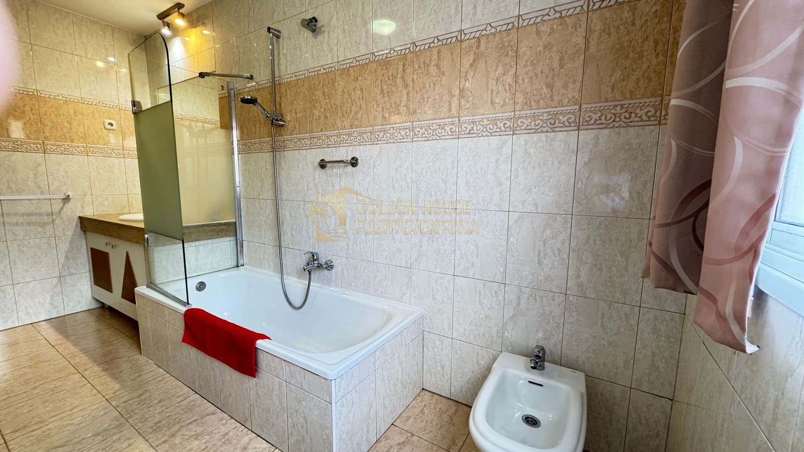 2 Zimmer Apartment zu verkaufen in Caleta de Fuste mit Pool Garage - 285.000 € (Ref: 9655689)