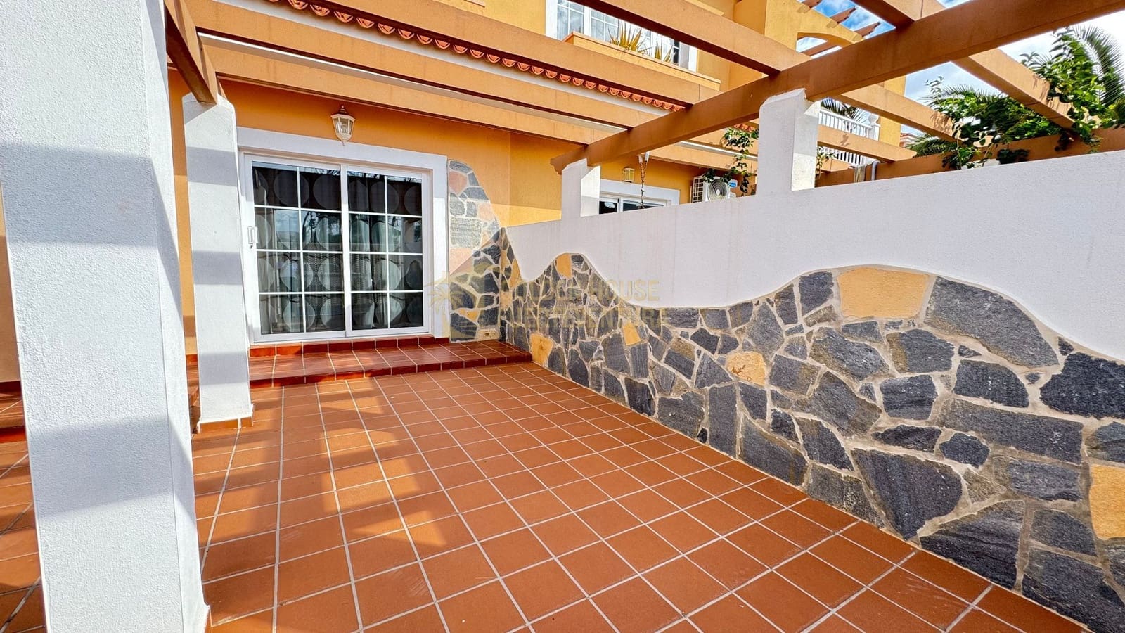 2 Zimmer Apartment zu verkaufen in Caleta de Fuste mit Pool Garage - 285.000 € (Ref: 9655689)