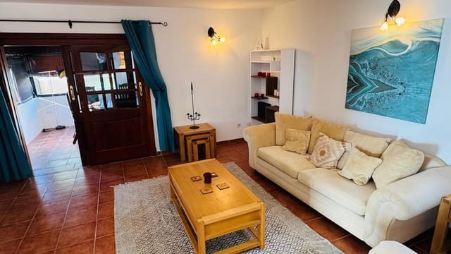 3 soverom Villa til salgs i Triquivijate, Antigua med svømmebasseng - € 375 000 (Ref: 9686037)