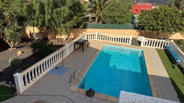 3 soverom Villa til salgs i Triquivijate, Antigua med svømmebasseng - € 375 000 (Ref: 9686037)