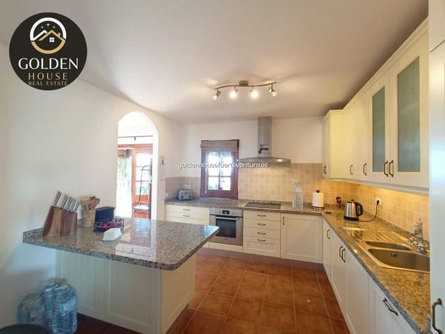 3 soverom Villa til salgs i Triquivijate, Antigua med svømmebasseng - € 375 000 (Ref: 9686037)