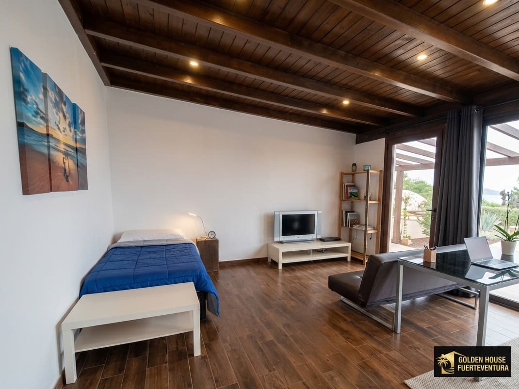 6 bedroom Villa for sale in Puerto del Rosario with pool garage - € 710,000 (Ref: 9747571)