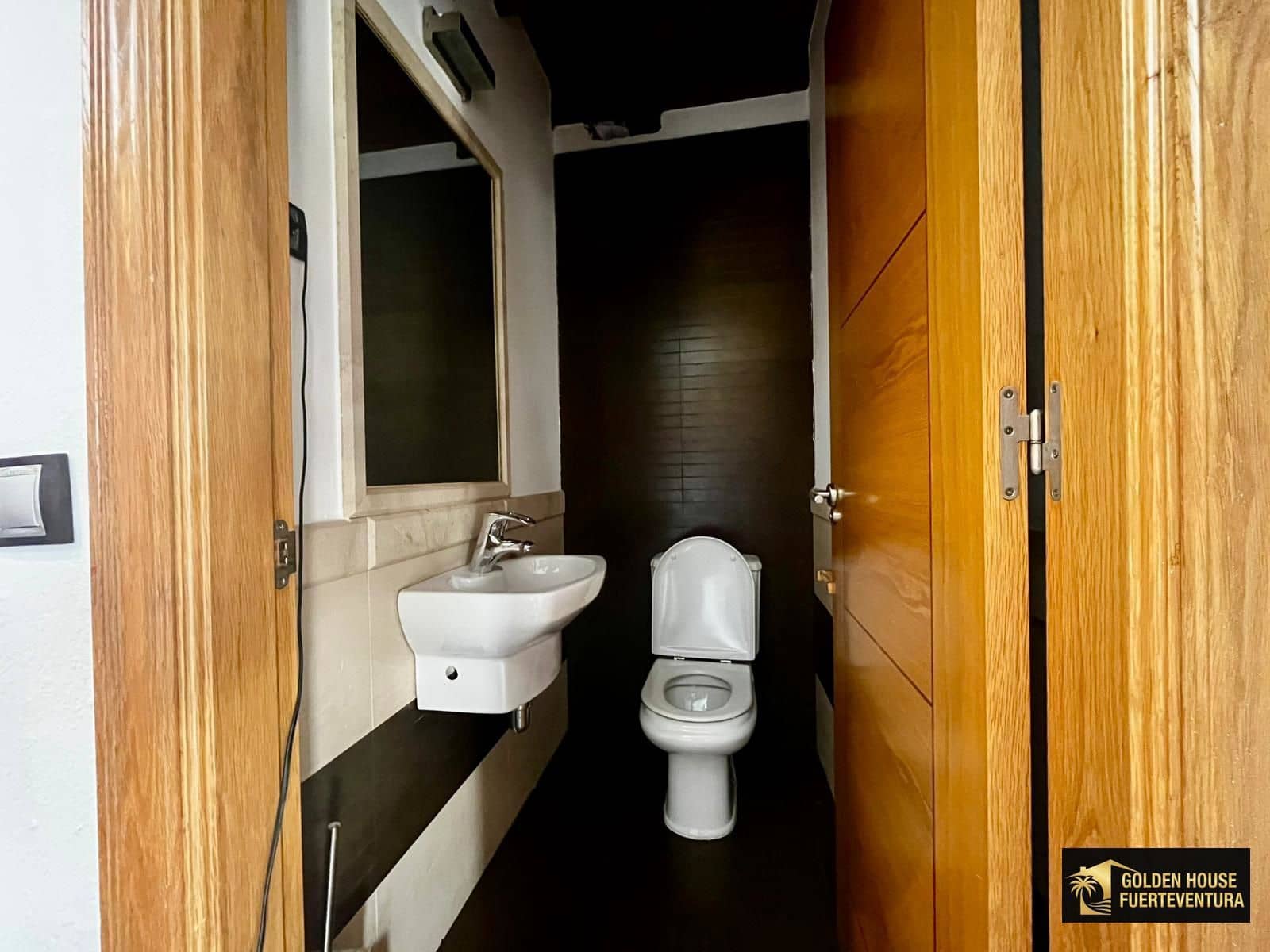 6 bedroom Villa for sale in Puerto del Rosario with pool garage - € 710,000 (Ref: 9747571)