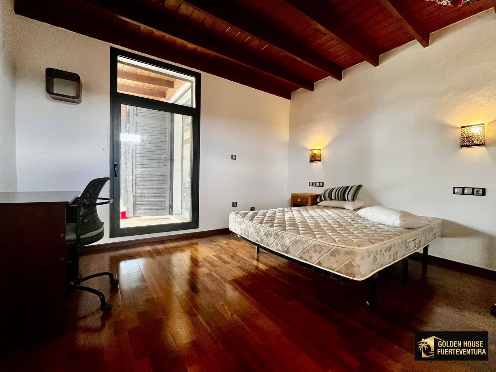 6 bedroom Villa for sale in Puerto del Rosario with pool garage - € 710,000 (Ref: 9747571)