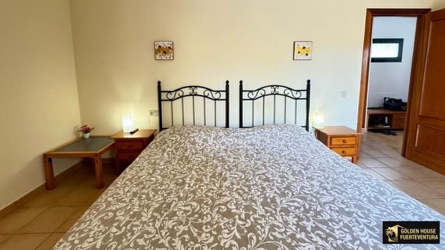 1 soveværelse Villa til salg i Corralejo, La Oliva med garage - € 240.000 (Ref: 9751616)