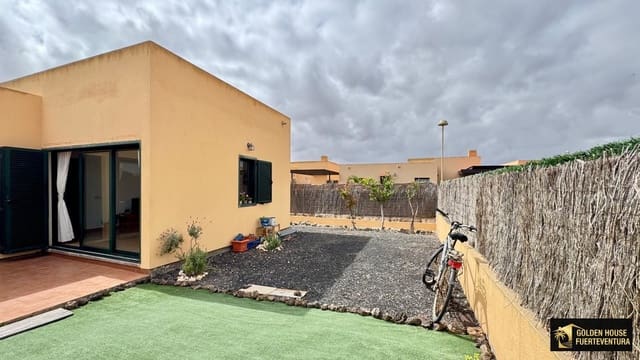 1 soveværelse Villa til salg i Corralejo, La Oliva med garage - € 240.000 (Ref: 9751616)