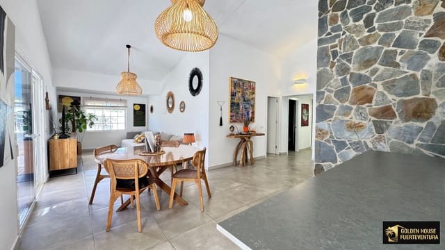 3 sypialnia Willa na sprzedaż w Pájara - 550 000 € (Ref: 9800352)