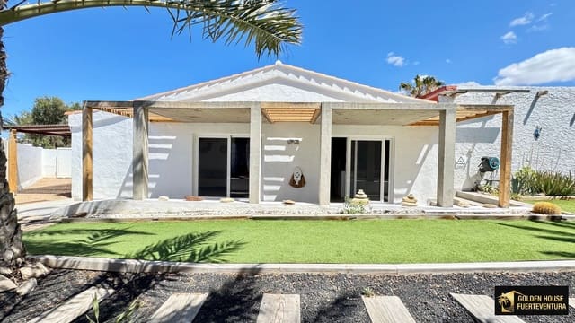 3 sypialnia Willa na sprzedaż w Pájara - 550 000 € (Ref: 9800352)