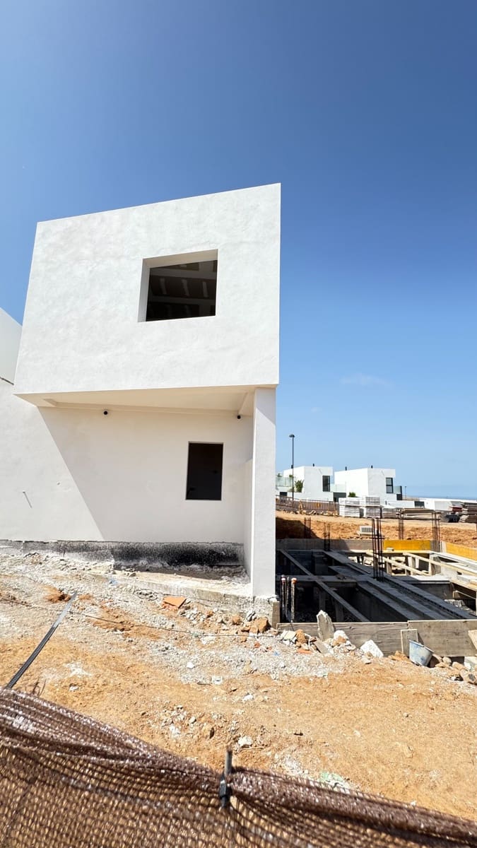 3 bedroom Villa for sale in Villaverde with pool - € 588,000 (Ref: 9812962)