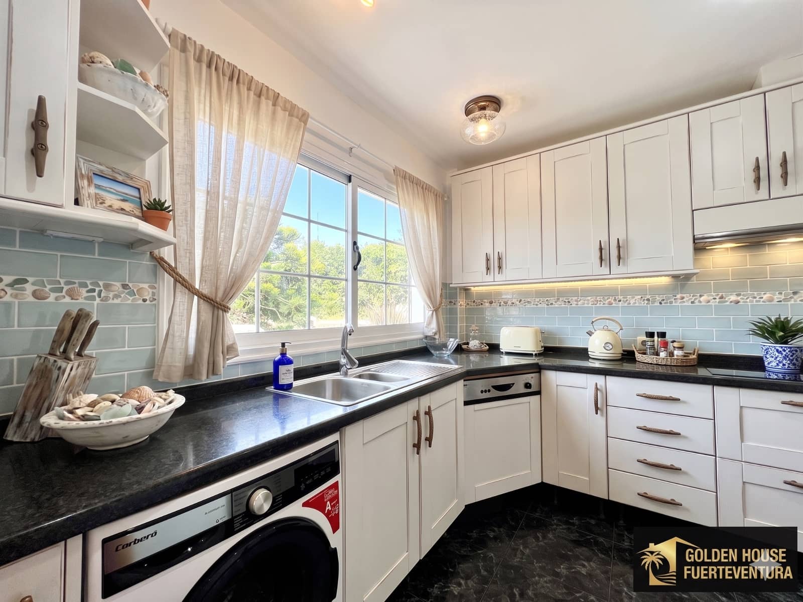 3 bedroom Villa for sale in La Oliva with pool garage - € 410,000 (Ref: 9824714)