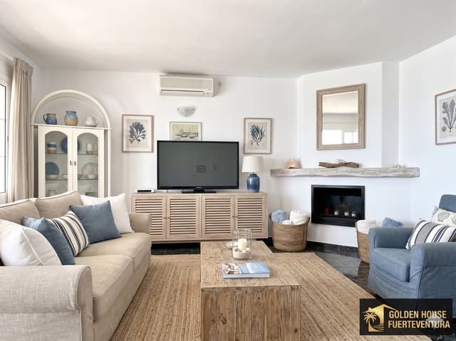 3 Zimmer Villa zu verkaufen in La Oliva mit Pool Garage - 410.000 € (Ref: 9824714)