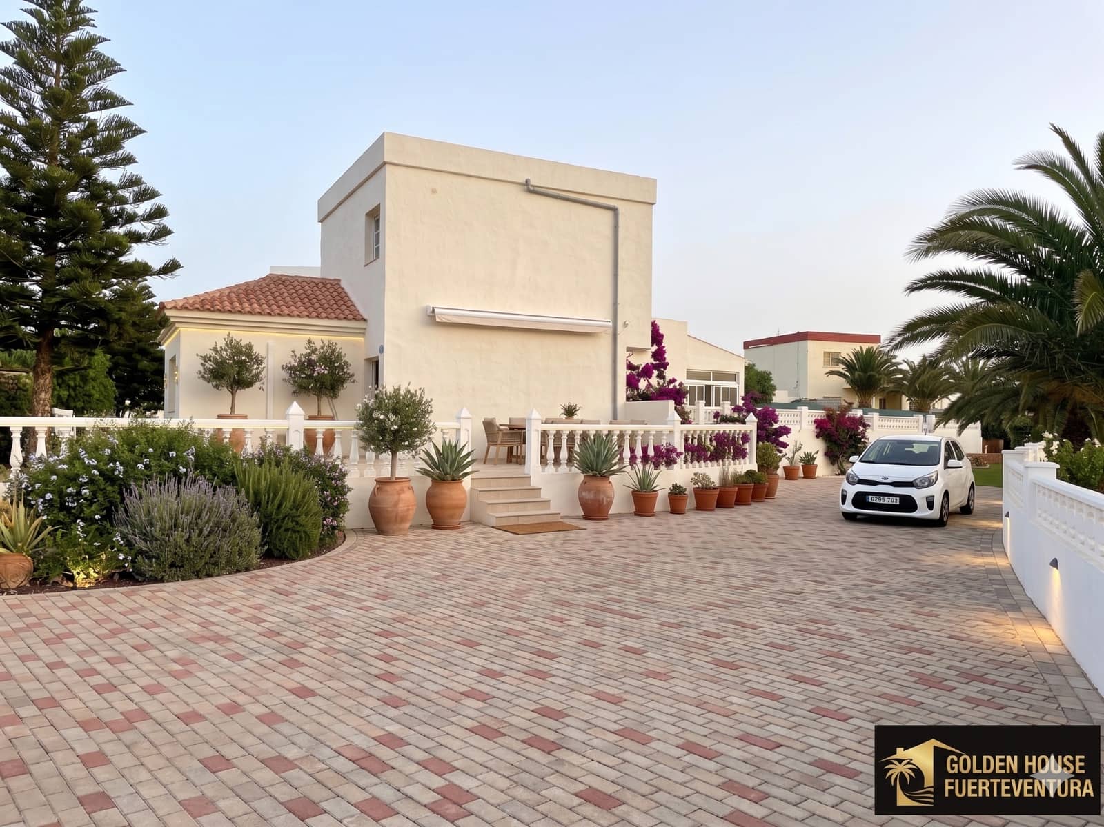 3 bedroom Villa for sale in La Oliva with pool garage - € 410,000 (Ref: 9824714)