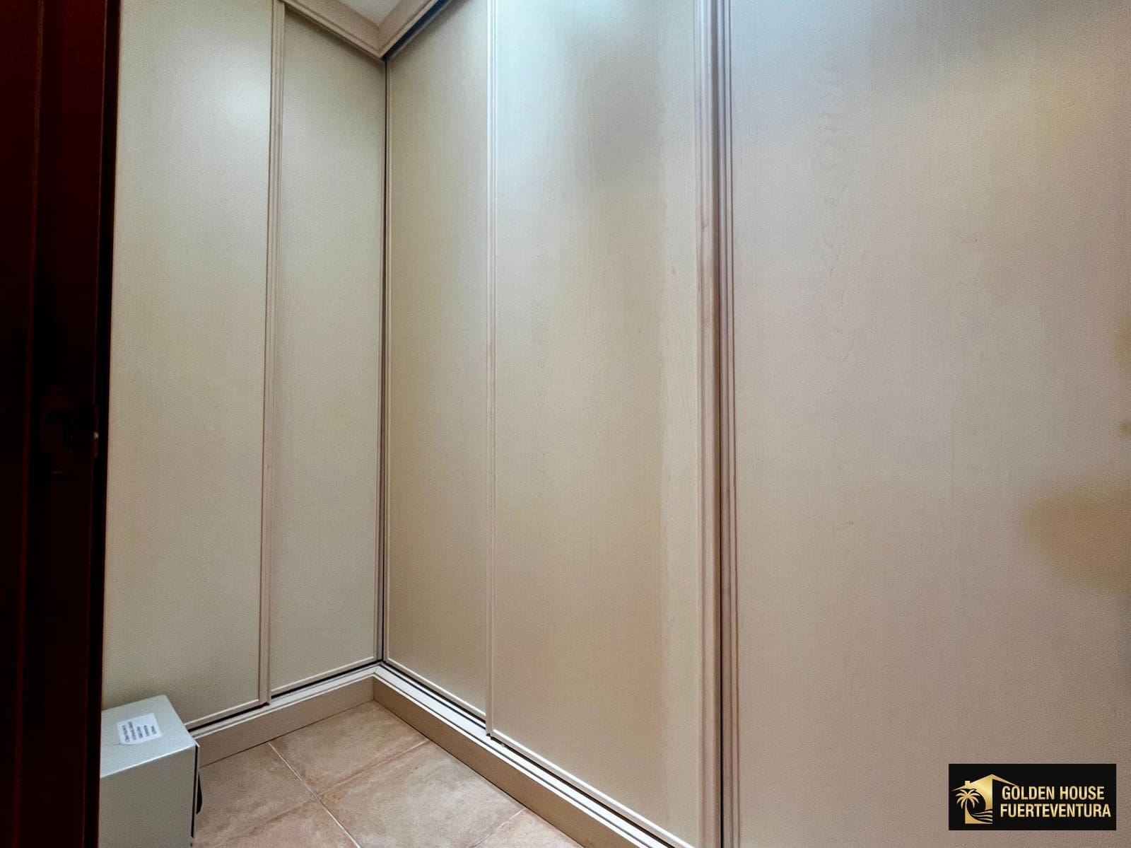 3 bedroom Villa for sale in Corralejo with pool garage - € 540,000 (Ref: 9833268)