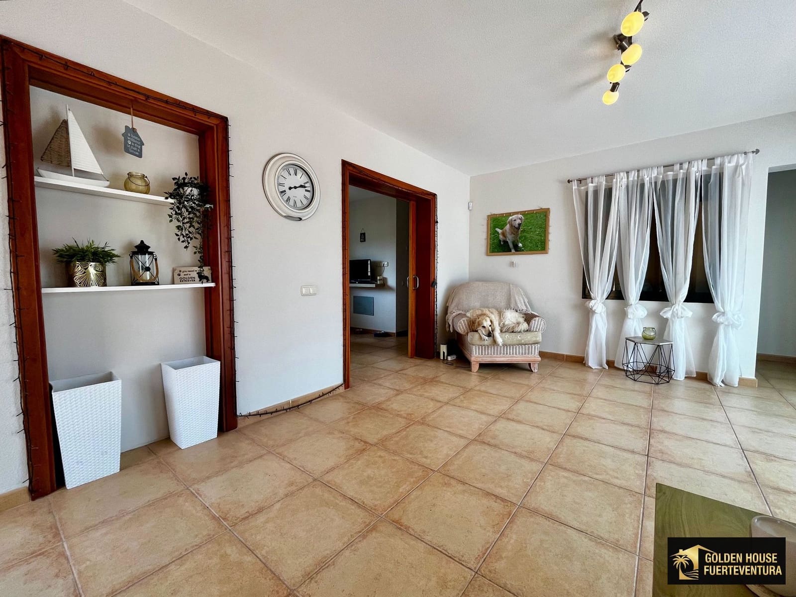 3 bedroom Villa for sale in Corralejo with pool garage - € 540,000 (Ref: 9833268)