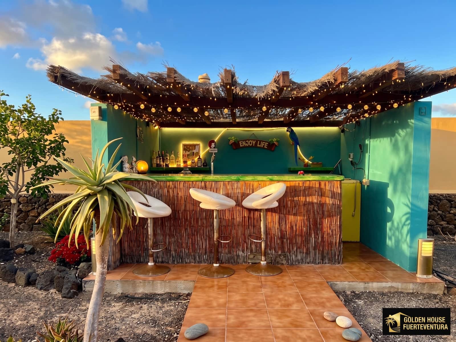 3 bedroom Villa for sale in Corralejo with pool garage - € 540,000 (Ref: 9833268)