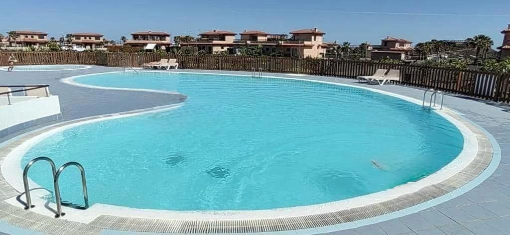 2 bedroom Villa for sale in Lajares with pool - € 220,000 (Ref: 9835200)