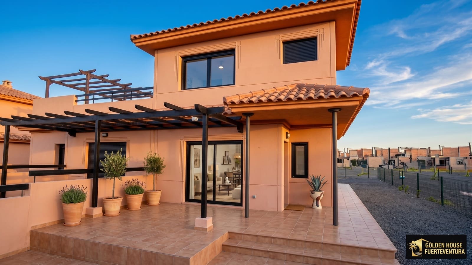 2 bedroom Villa for sale in Lajares with pool - € 220,000 (Ref: 9835200)