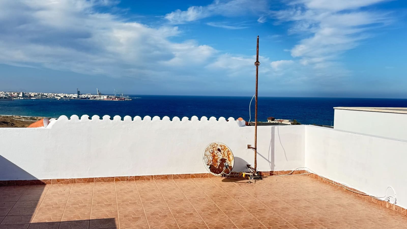 3 bedroom Villa for sale in Puerto del Rosario with garage - € 350,000 (Ref: 9849006)