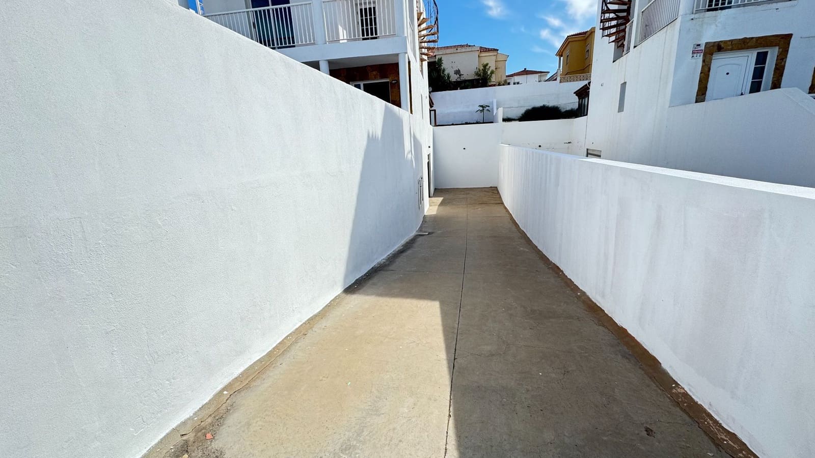 3 bedroom Villa for sale in Puerto del Rosario with garage - € 350,000 (Ref: 9849006)