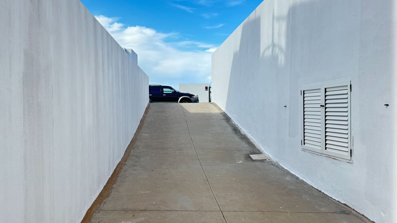 3 bedroom Villa for sale in Puerto del Rosario with garage - € 350,000 (Ref: 9849006)