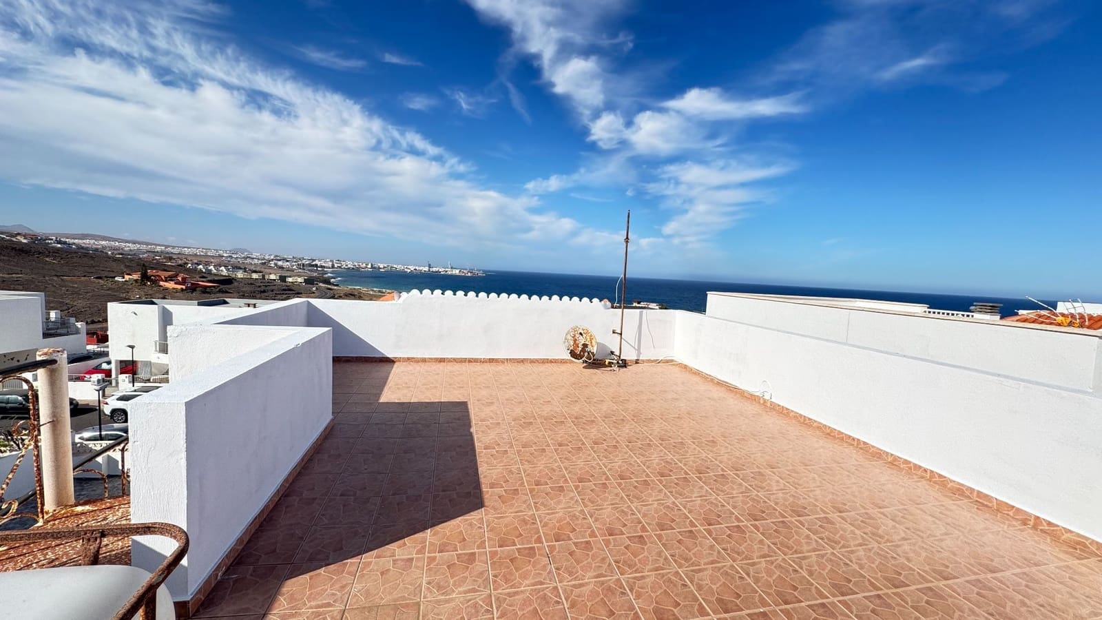 3 bedroom Villa for sale in Puerto del Rosario with garage - € 350,000 (Ref: 9849006)