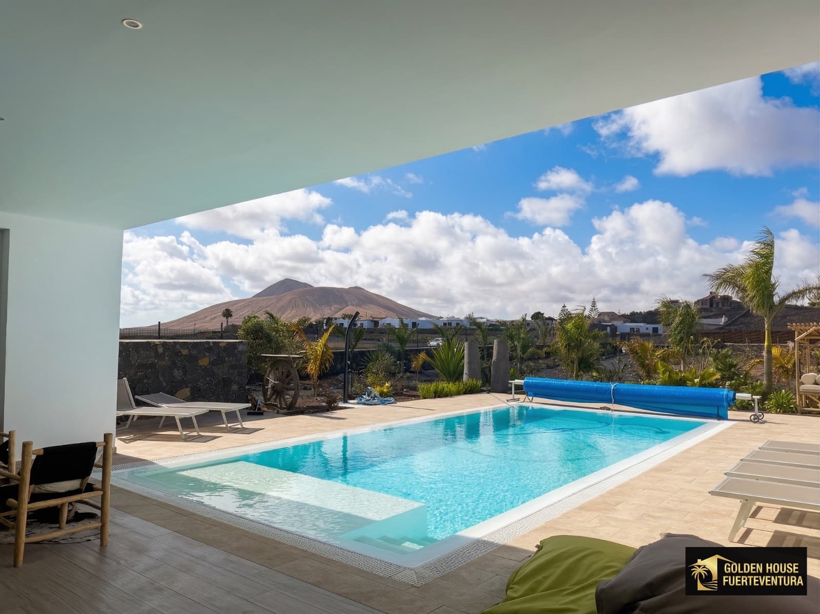 3 bedroom Villa for sale in Villaverde with pool garage - € 1,100,000 (Ref: 9851329)