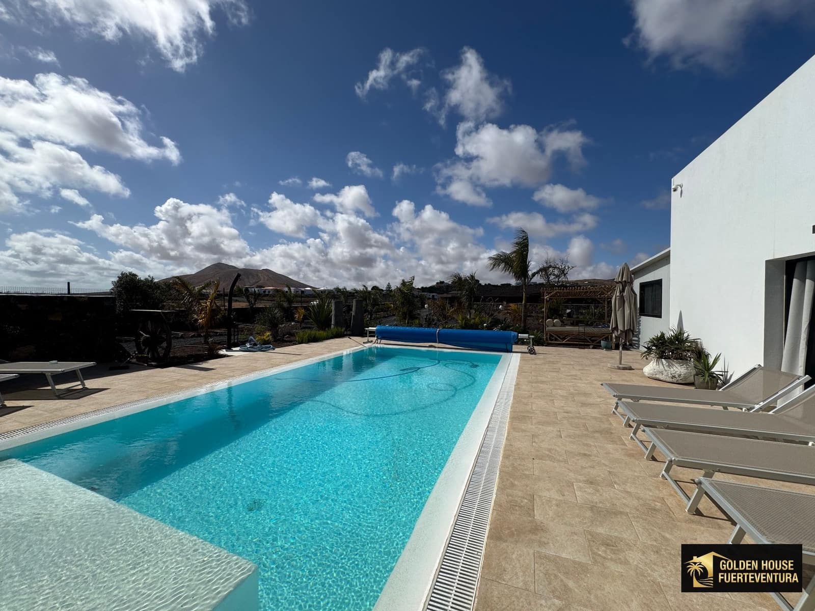 3 bedroom Villa for sale in Villaverde with pool garage - € 1,100,000 (Ref: 9851329)