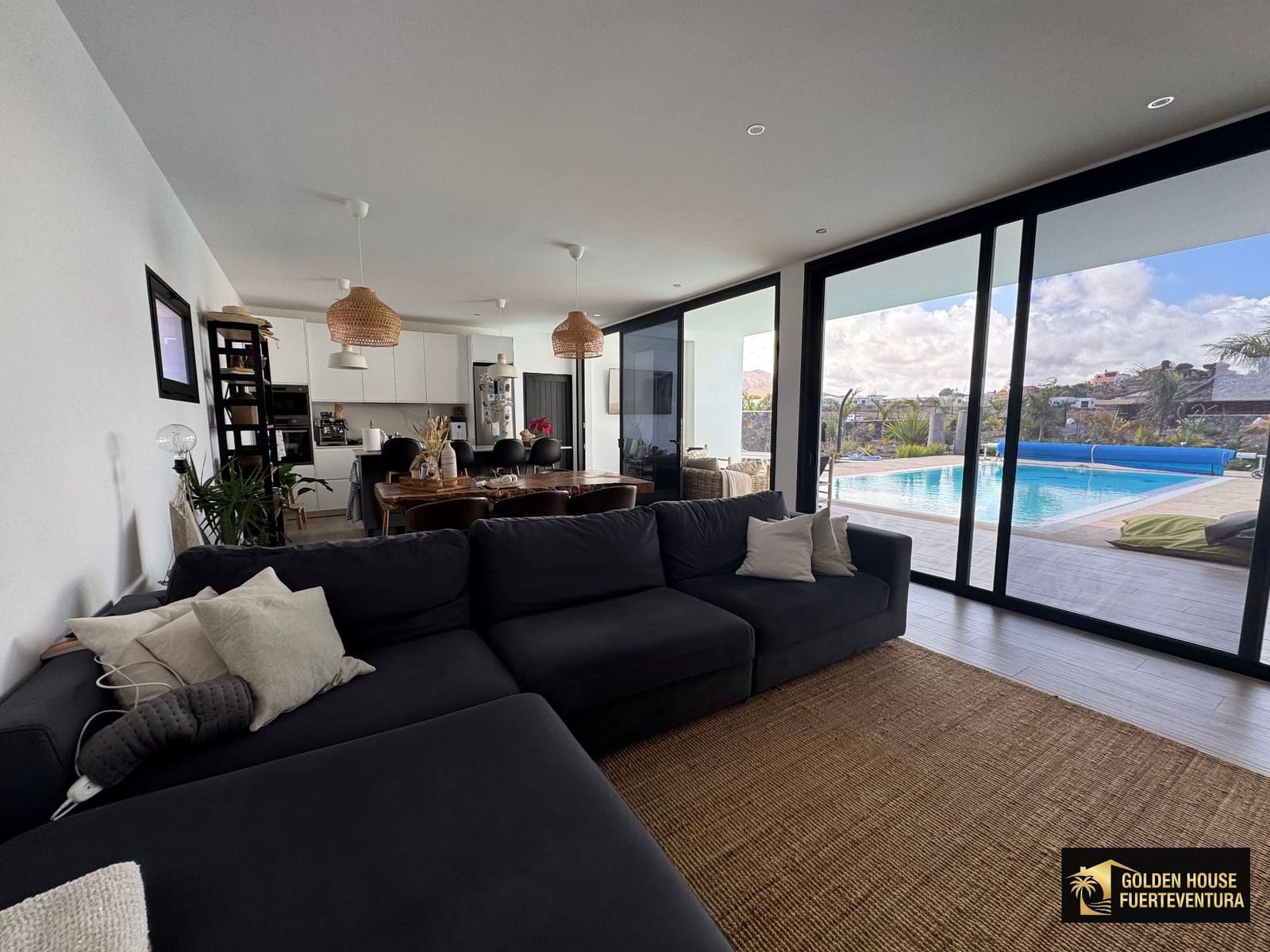 3 bedroom Villa for sale in Villaverde with pool garage - € 1,100,000 (Ref: 9851329)
