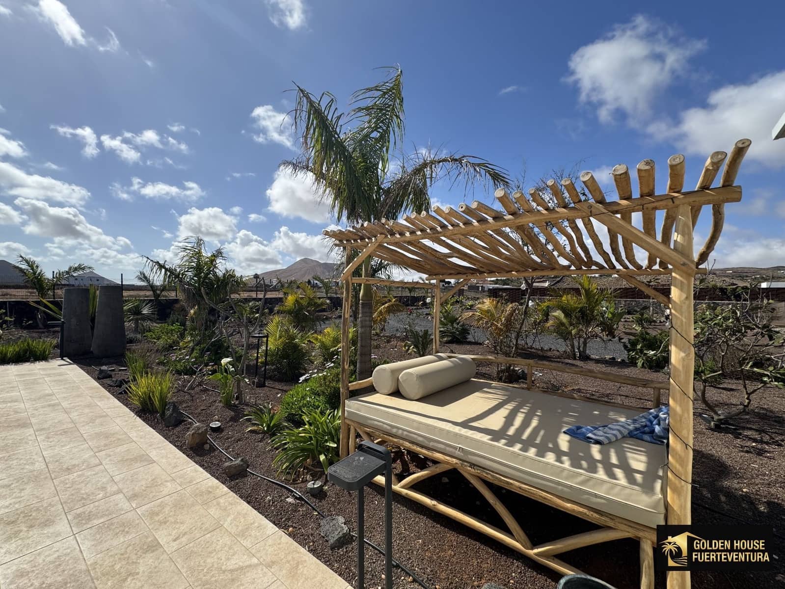3 bedroom Villa for sale in Villaverde with pool garage - € 1,100,000 (Ref: 9851329)