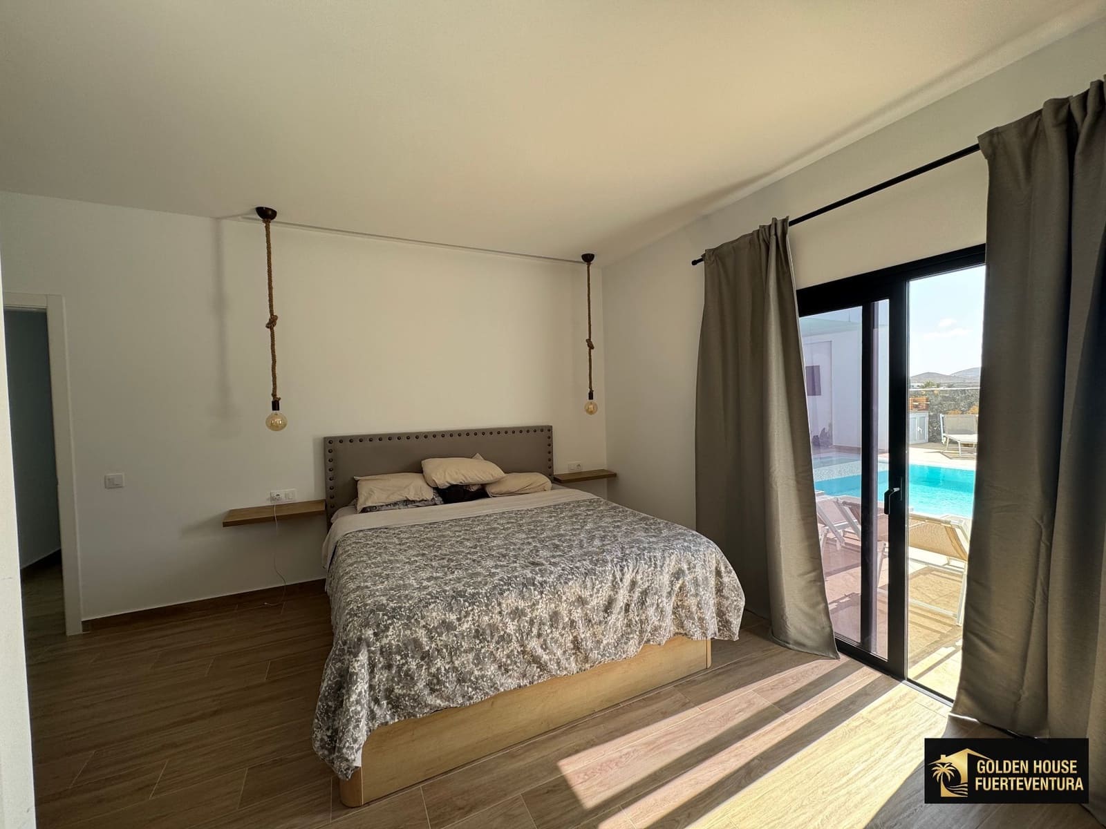 3 bedroom Villa for sale in Villaverde with pool garage - € 1,100,000 (Ref: 9851329)