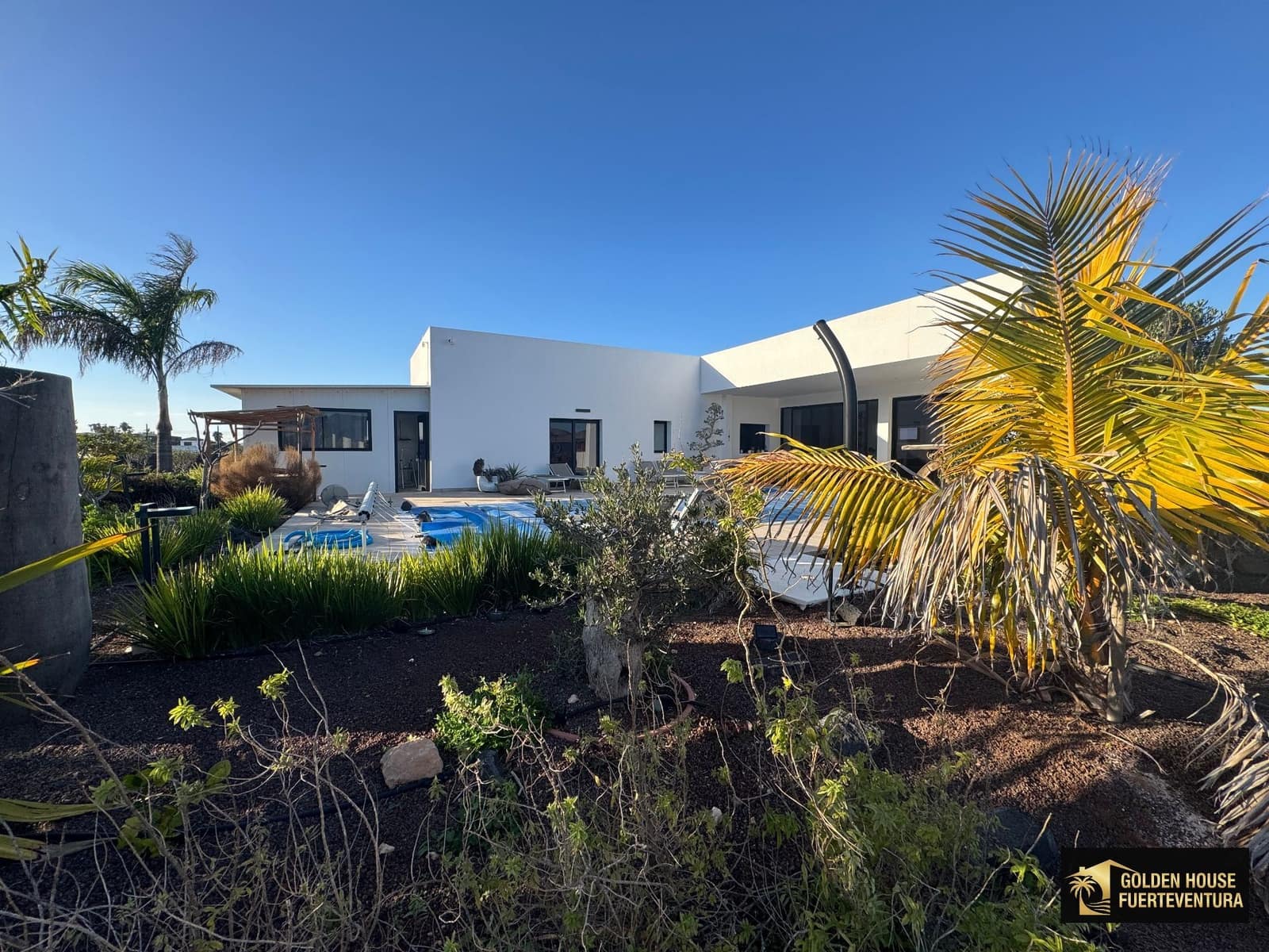 3 bedroom Villa for sale in Villaverde with pool garage - € 1,100,000 (Ref: 9851329)