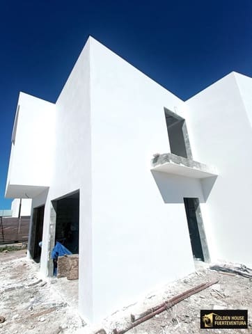 2 soveværelse Villa til salg i Villaverde, La Oliva med swimmingpool garage - € 454.000 (Ref: 9868175)