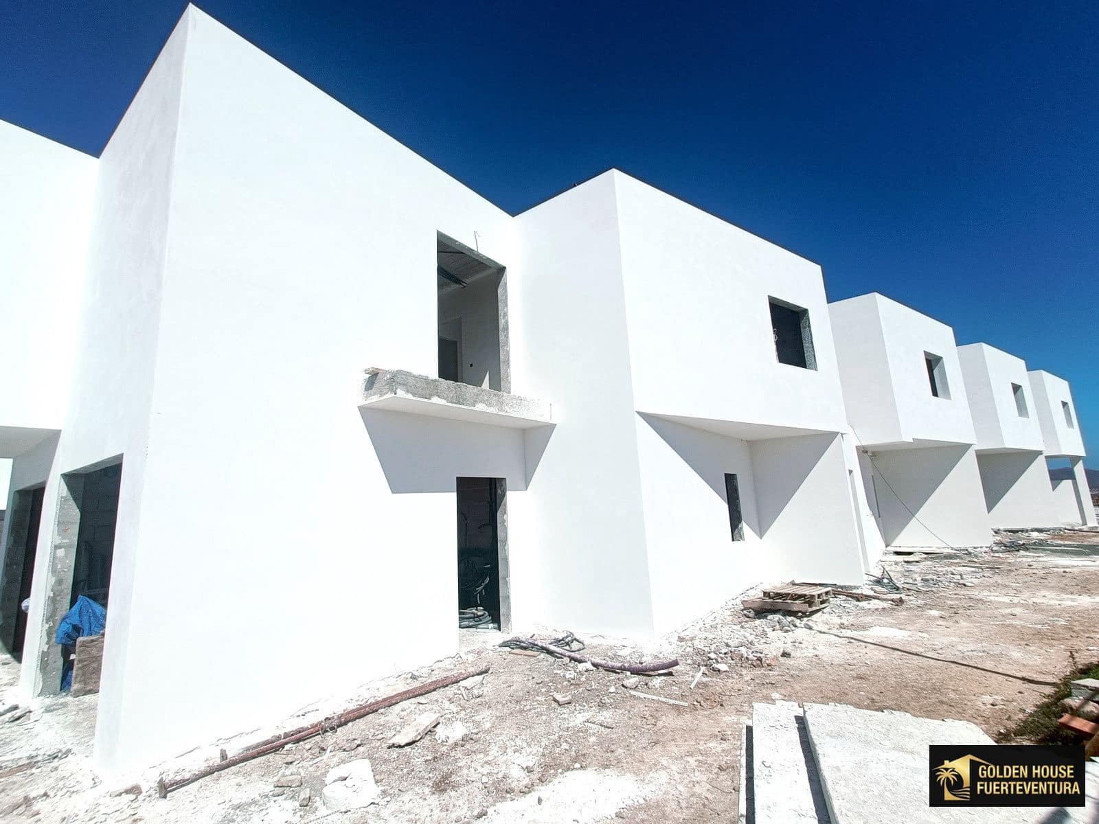 2 bedroom Villa for sale in Villaverde with pool garage - € 454,000 (Ref: 9868175)
