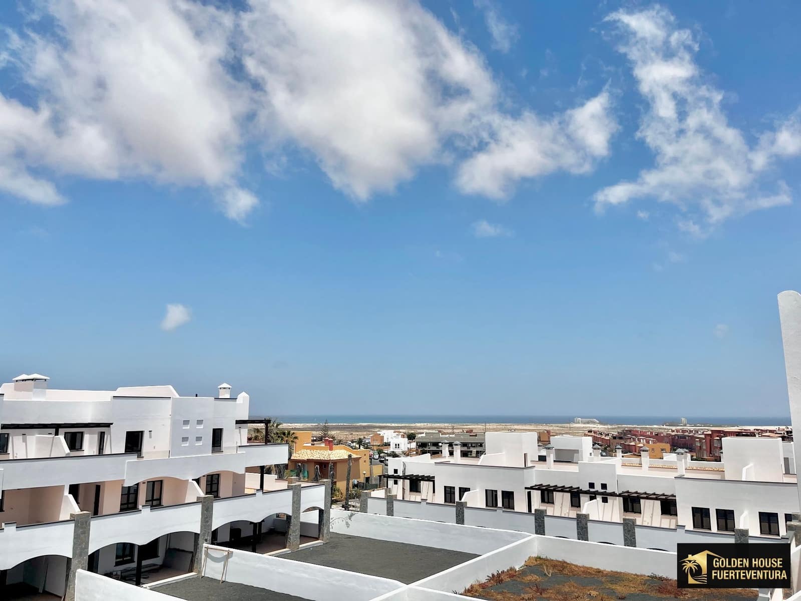 2 soveværelse Lejlighed til salg i Corralejo med swimmingpool garage - € 279.000 (Ref: 9868176)